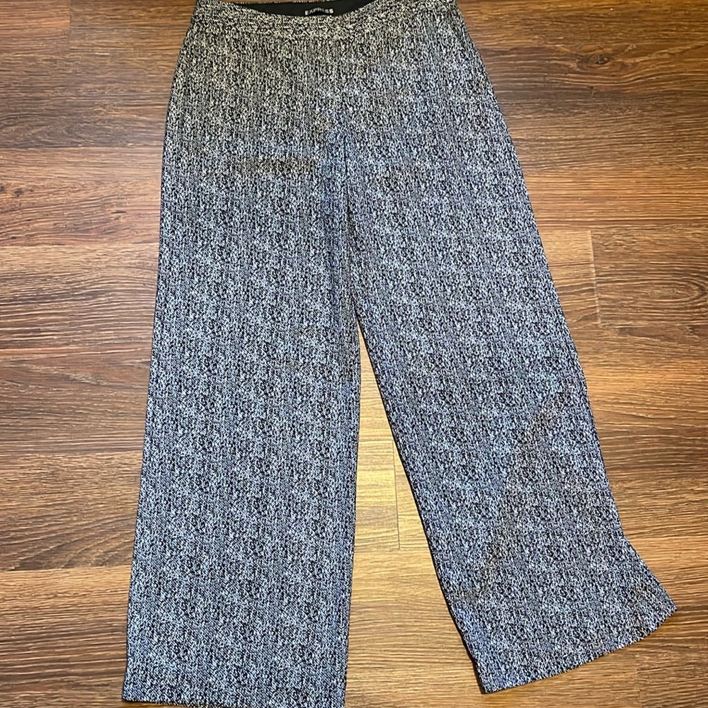 Express Pants Black & White 6 Short